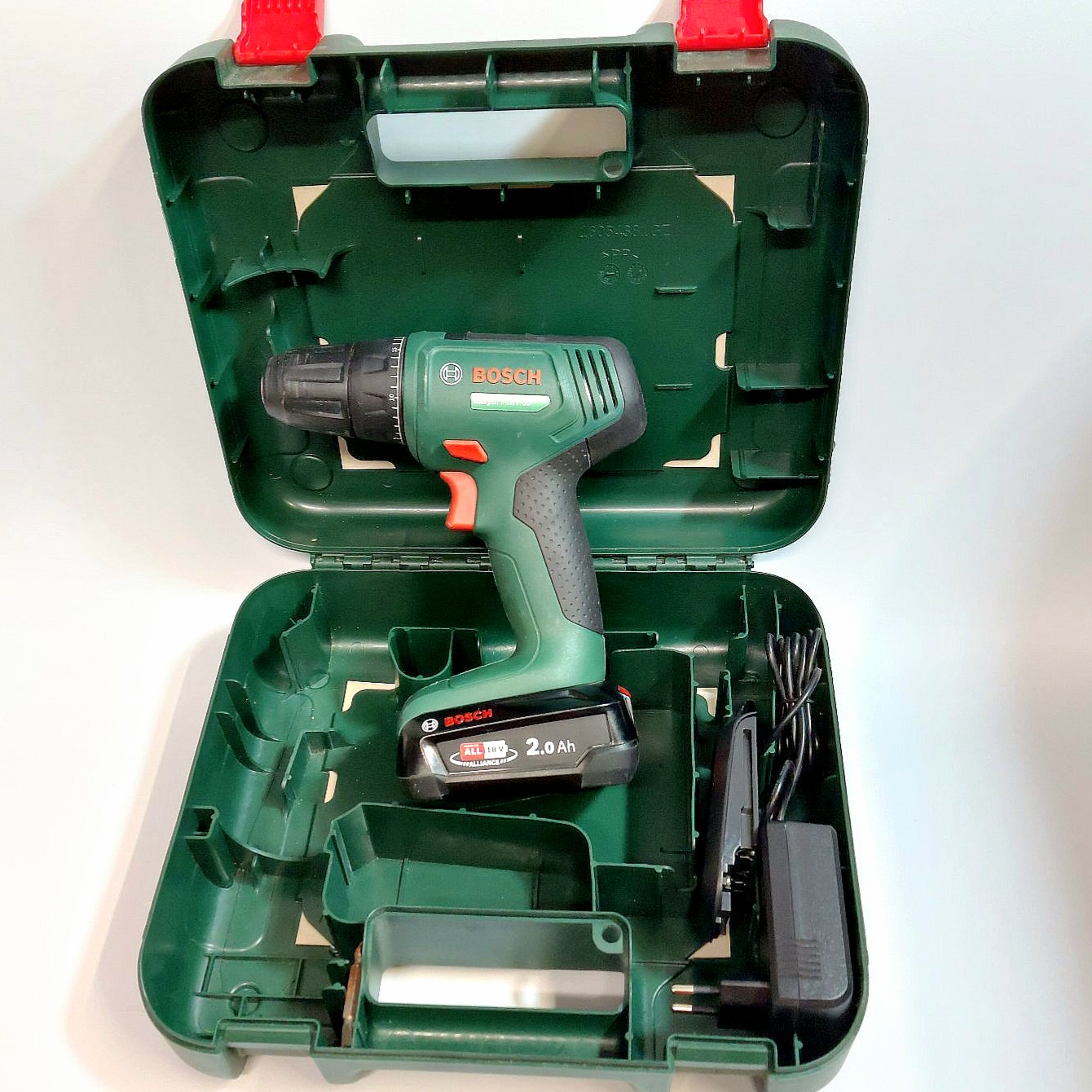 Акумулаторен винтоверт Bosch EasyDrill 18V-38 с батерия, зарядно и куфар